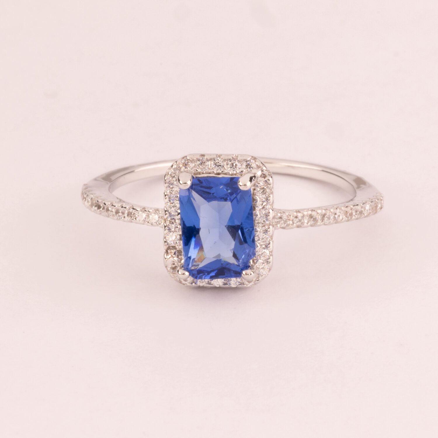 Anello zircone colorato rettangolare e micro zirconi mm.5x7