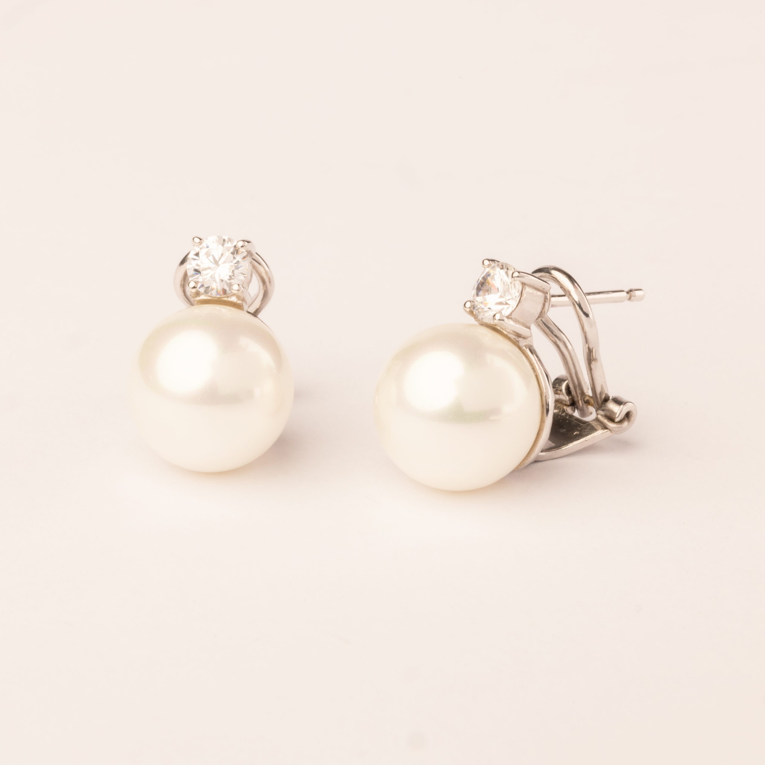 Orecchino zircone taglio brillante e perla mm.12