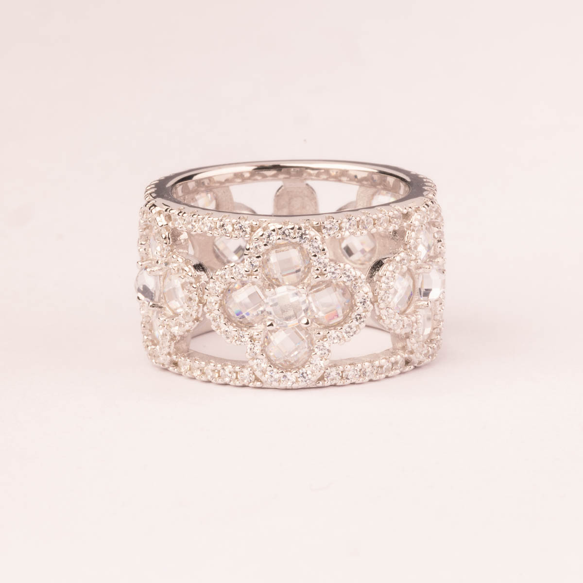 Anello fascia fiori bianchi - immagine 3