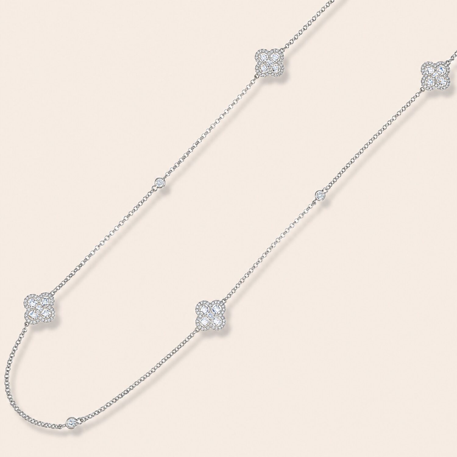 Collana cm. 90 Total white flower