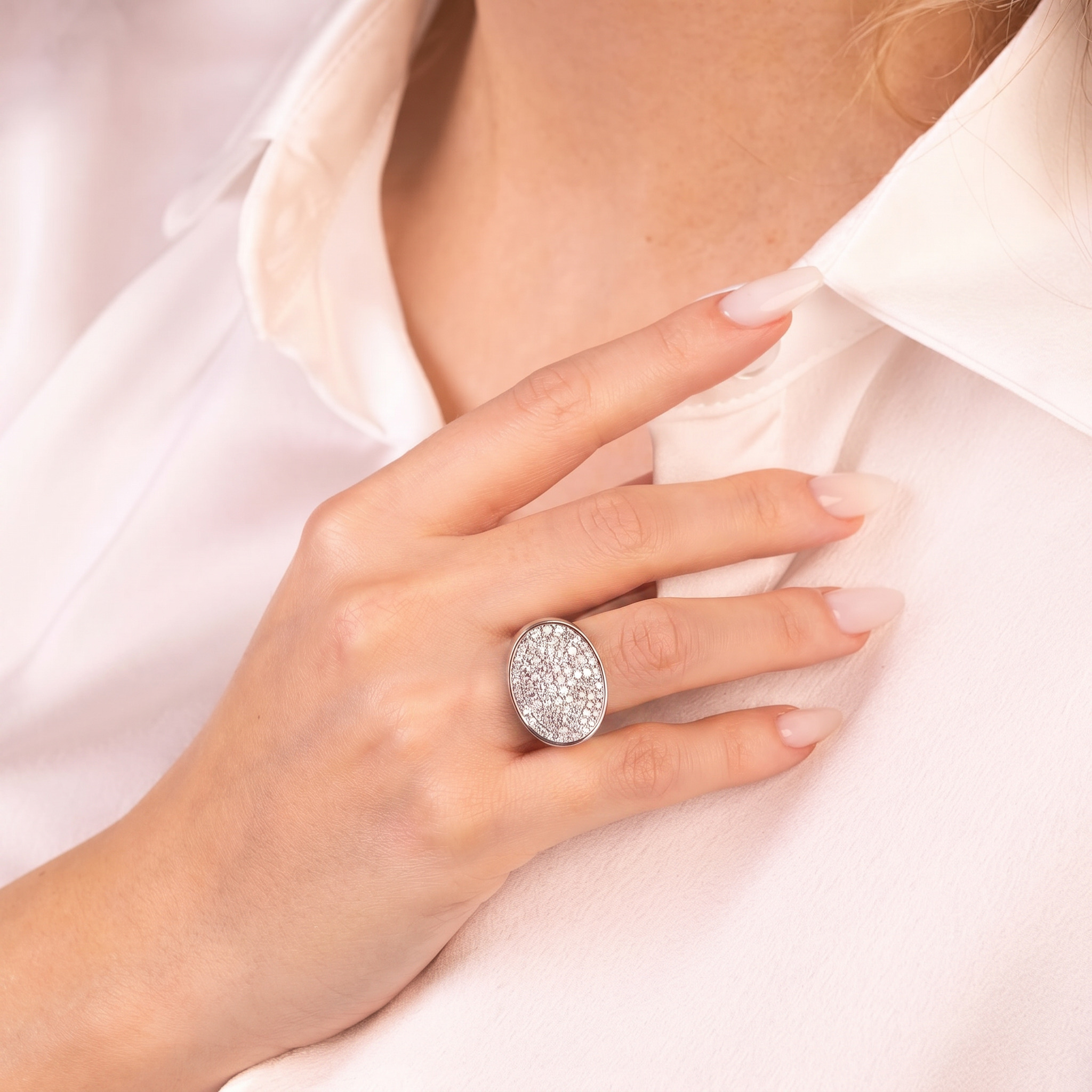Anello pave' ovale total white - immagine 2