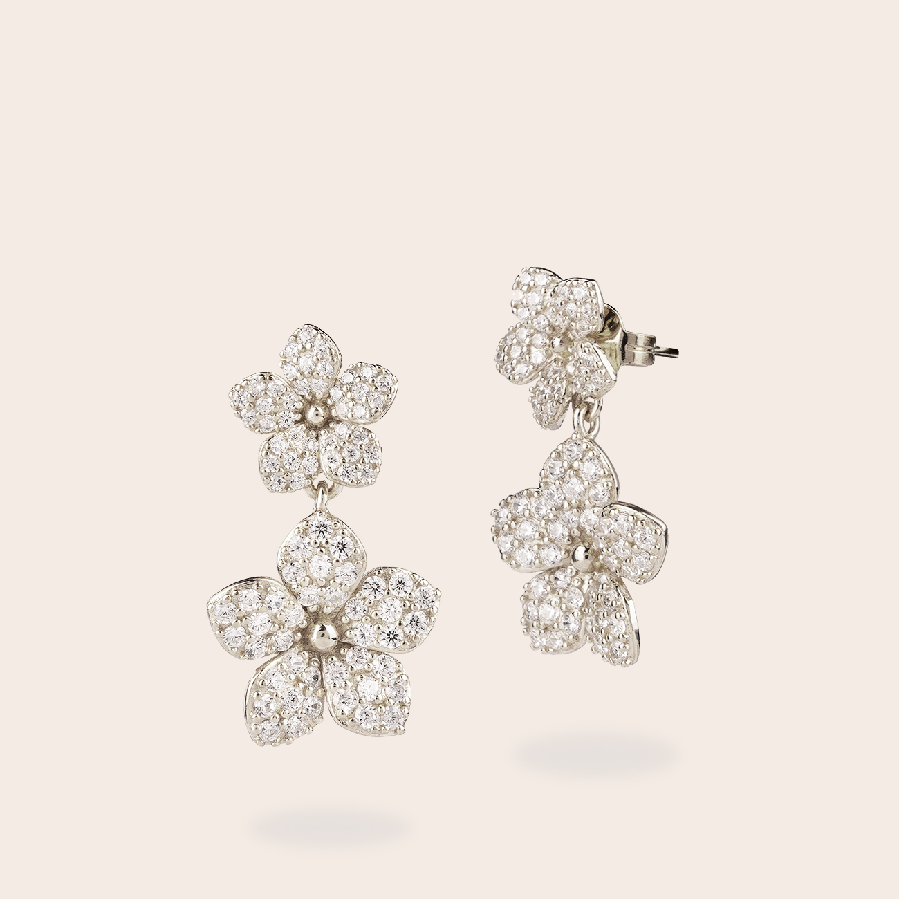 Orecchino doppio fiore pave'