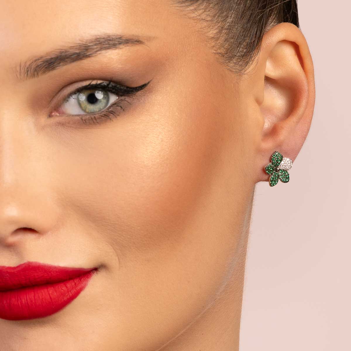 Orecchino fiore singolo pave' mini