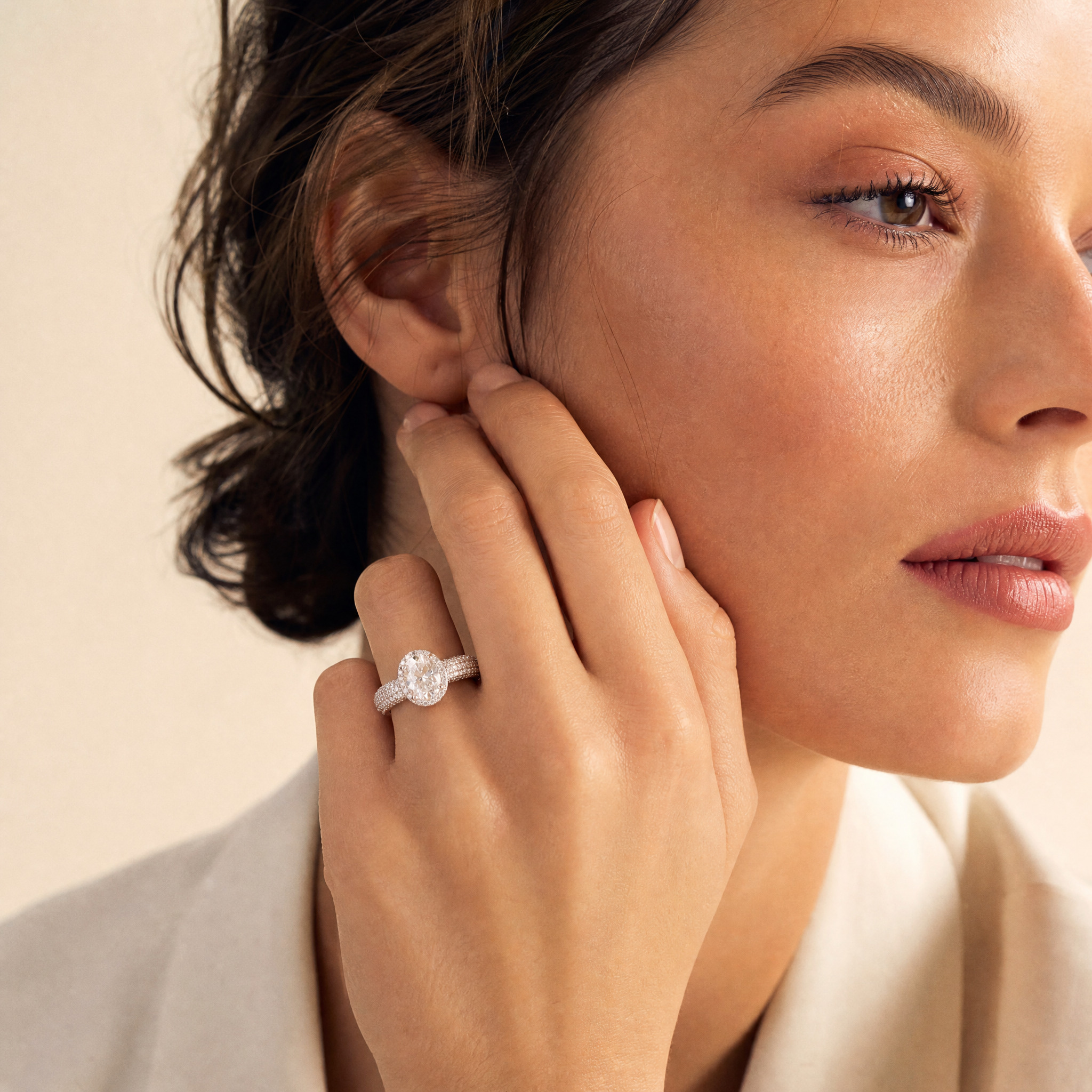 Anello pave' con pietra ovale - immagine 3