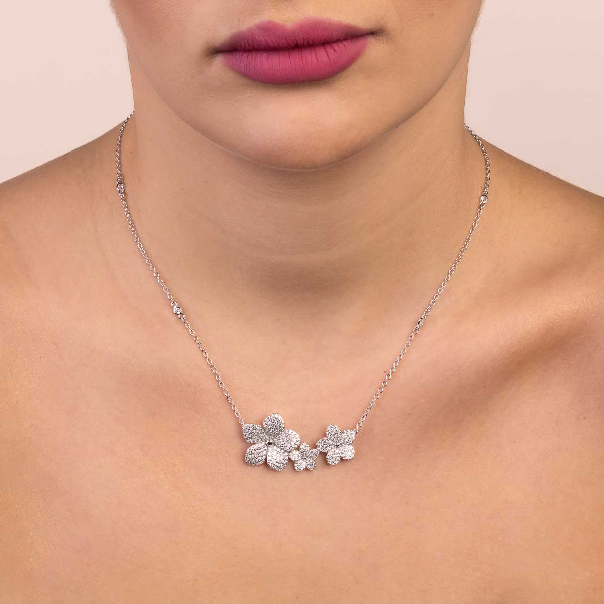 Catena 3 fiori pave' zirconi bianchi