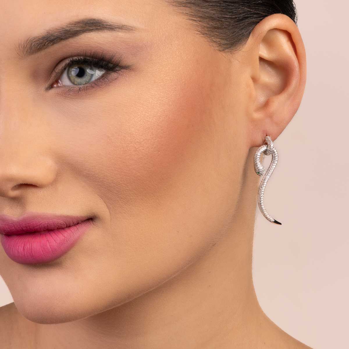 Orecchino pendente serpe pave'