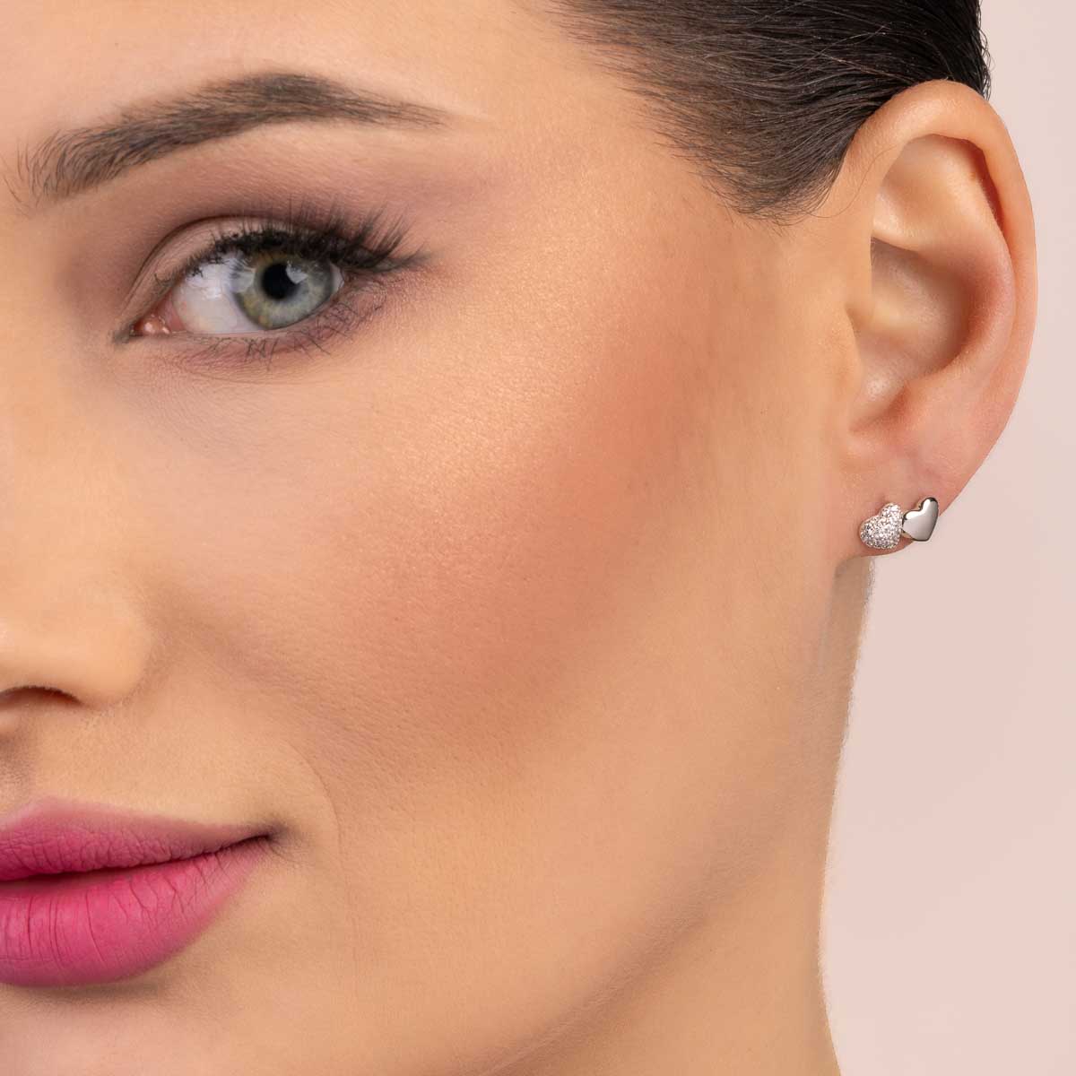 Orecchino lobo doppio mini cuore pave'