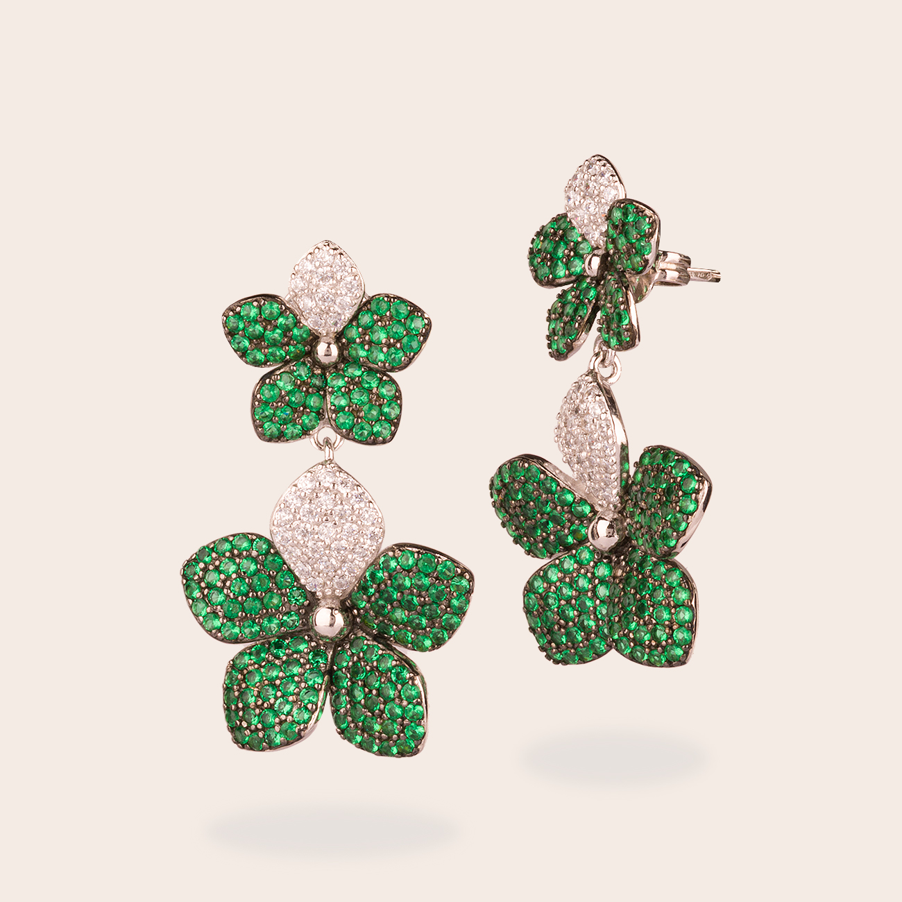 Orecchino doppio fiore pave'