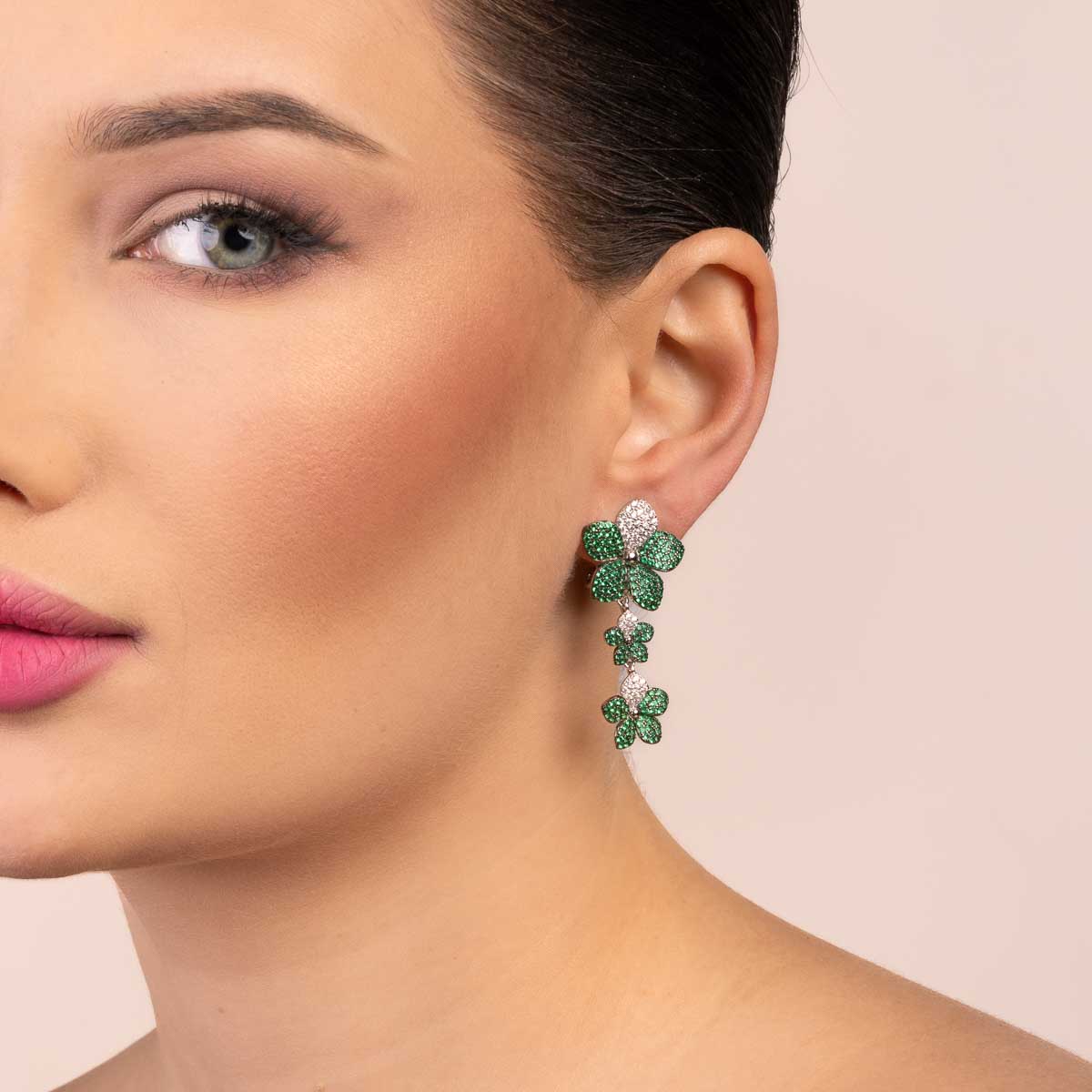 Orecchino 3 fiori pave'