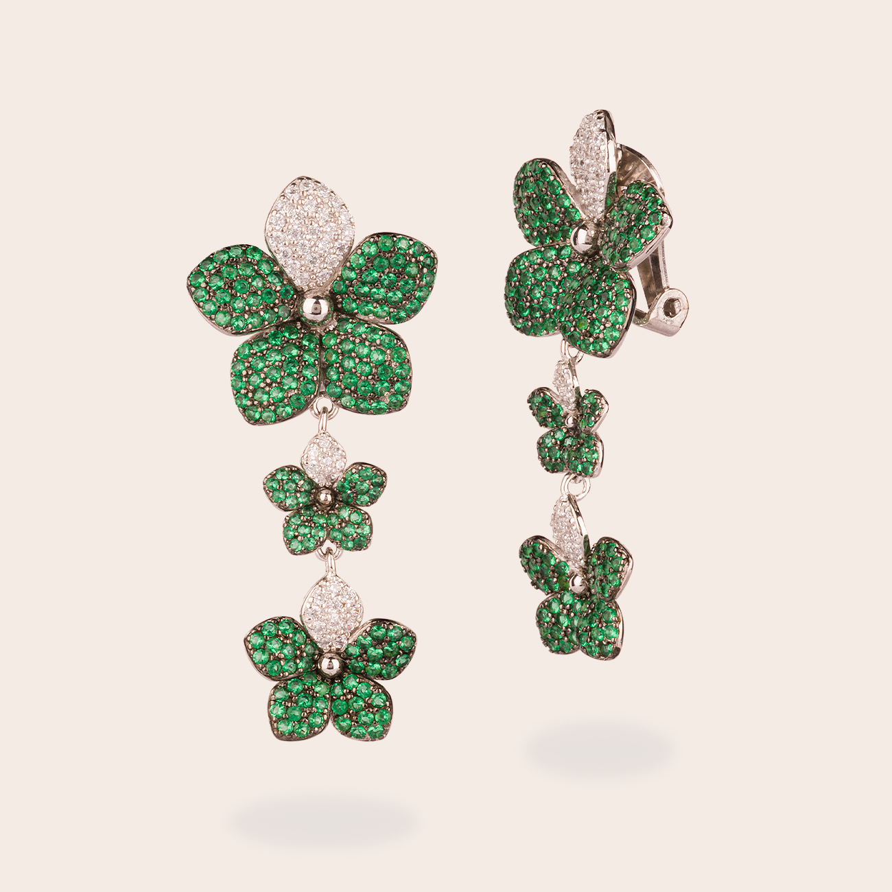 Orecchino 3 fiori pave'