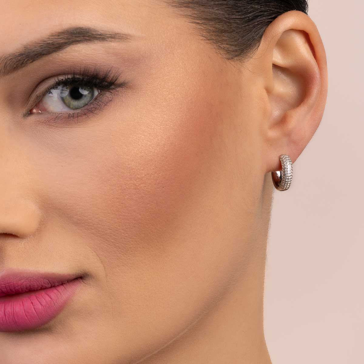 Orecchino cerchio micro pave'