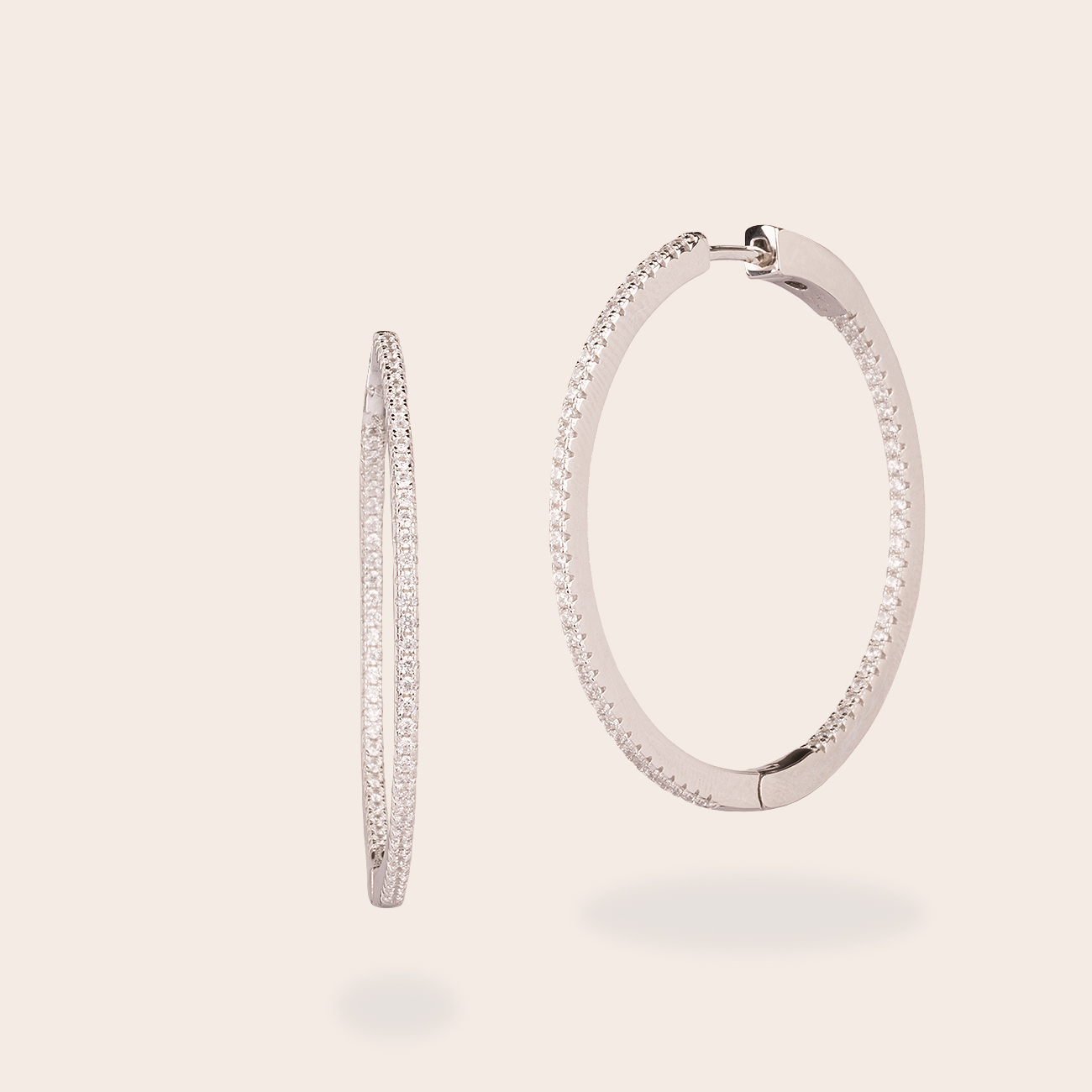 Orecchino cerchio 3 cm.  micro zirconi bianchi