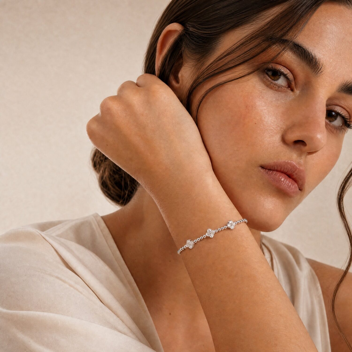 Bracciale bangle 3 fiori zirconi